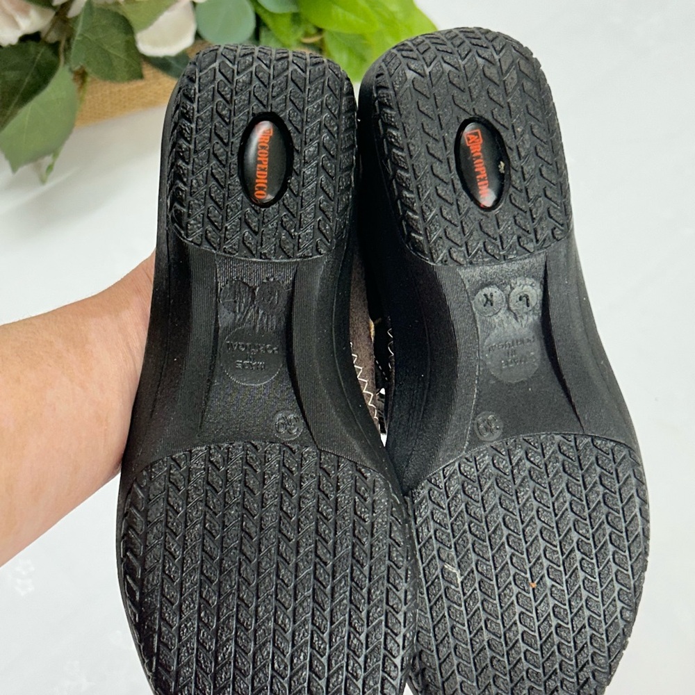 Brown Mary Jane Shoes - Picture 4 of 5